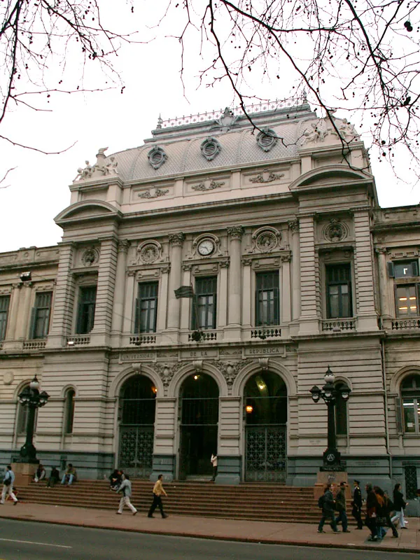 Universidad, 2005