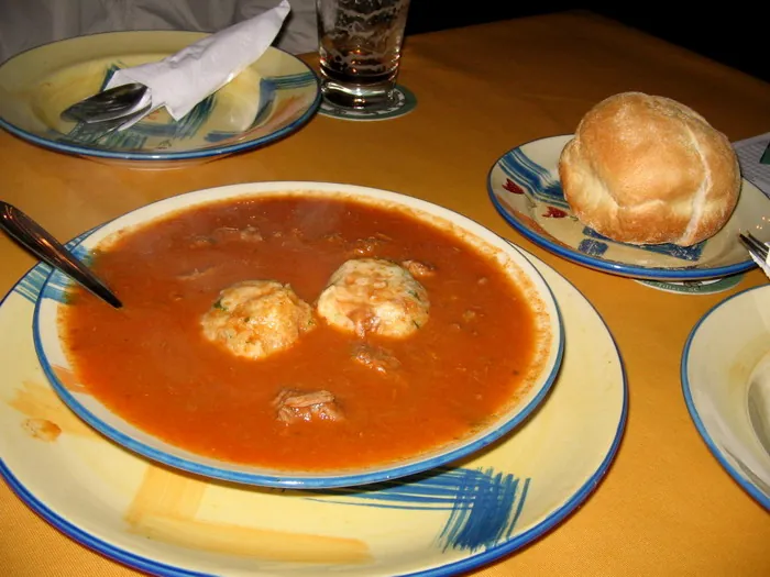 Gulasch mit Semmelknodel!, 2006