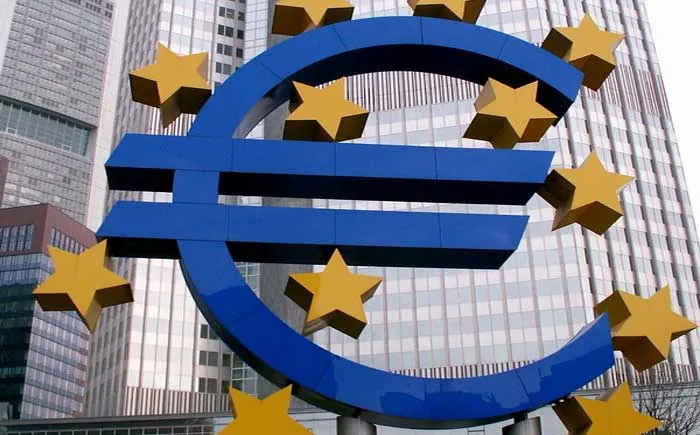 The giant euro sign sculpture in Frankfurt